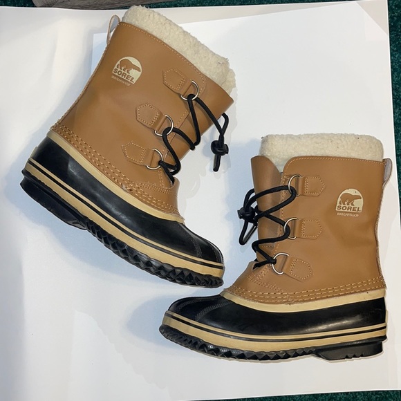 Sorel Other - Sorel Yoot Pac winter boots size 4